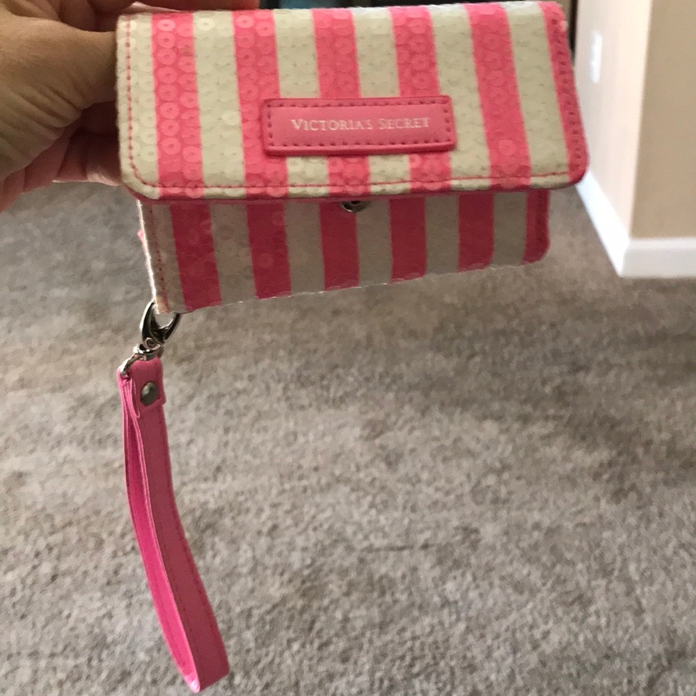 Victoria secret phone clutch